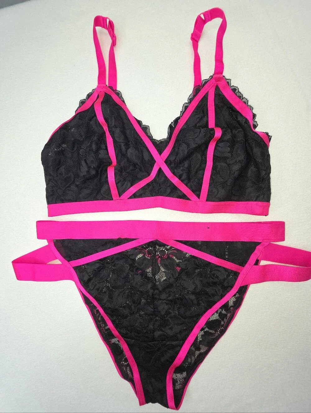 NWOT Set Torrid Lace Bralette & Matching Tanga Panty 3841-CY